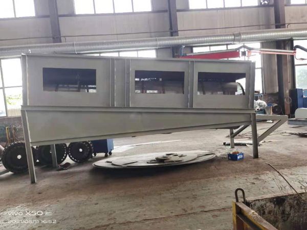 大型專業肥料設備生產廠家華屹重工為您簡述：有機肥和無機肥的區別有哪些？